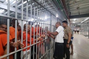  BuCor transfers 500 Bilibid inmates to Davao under decongestion plan