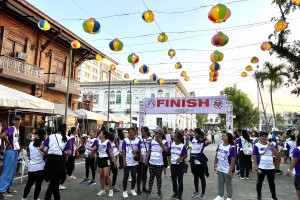 More than 2K join fun run to bring light to poor families