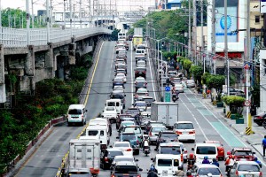 Report gov't vehicles using sirens, blinkers via LTO SMS hotline