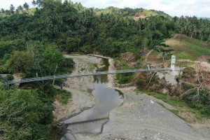 New hanging bridge in Albay town boosts locals' livelihood, safety