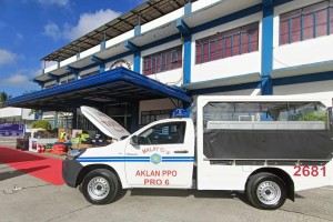 W. Visayas cops warned anew vs. use of cellphone while on duty