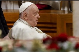 Pope appeals for de-escalation of tension in Middle East