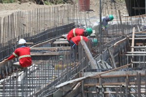 Marcos eases permitting process of flagship infra projects