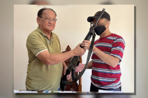 3 NPA fighters, supporter yield firearms in Northern Samar town