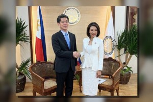DOT chief, Japanese envoy vow to work closely to advance tourism ties