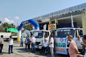 Batac revives traditional games, native 'kakanin' in farmers’ festival