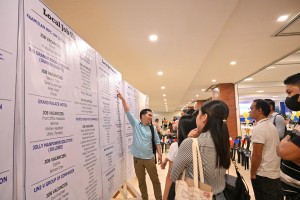 419 instantly hired during Labor Day job fairs in Caraga