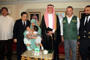 Filipino conjoined twins to fly to KSA for surgery