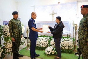 ‘Medalya ng Kadakilaan’ bestowed on fallen police officer