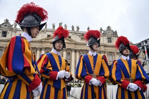 Pope tells new Swiss Guards to ditch phones, visit Rome