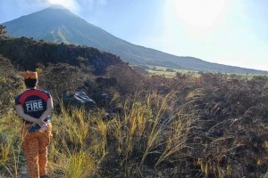 Grassfire hits lower part of Mayon Volcano amid intense heat