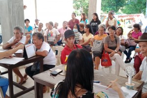 Over 1K Legazpi farmers receive free palay seedlings