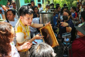 DA-11 urges youth to train, venture into beekeeping