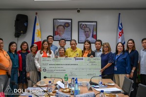 Bicol coconut farmers get P6-M grant for copra-buying project