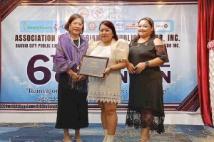 3 public libraries in Negros Occidental get P300K worth of e-books