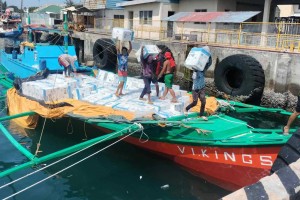 PH Navy intercepts P21-M smuggled cigarettes off Balut Island