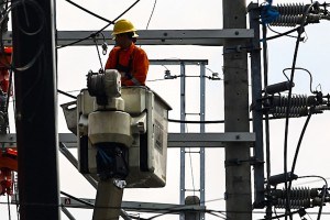 Bill on Meralco's franchise renewal hurdles House panel