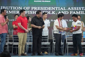 Marcos brings over P190-M El Niño aid to Cagayan Valley