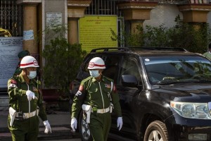 Bangladesh sends back Myanmar soldiers who fled conflict 