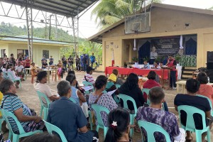 Surigao Sur residents earn from DSWD program