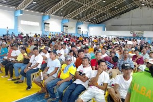 Over 4K farmers, fisherfolk in Albay get P41.5-M cash aid from gov't