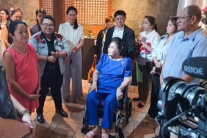 Imelda Marcos, First Lady visit Marikina Shoe Museum