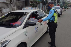 LTO-7 steps up drive vs. taxi drivers overcharging Palaro delegates