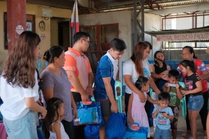 Ilocos youth leaders give free school supplies