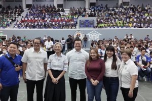 5K Manila 'tanod' get cash aid under PBBM Kadiwa program