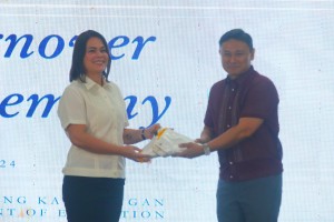 VP Sara turns over DepEd helm to Angara