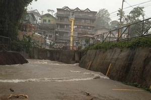 Landslide, soil erosions in Baguio due to ‘Carina’