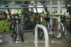 QC gov't, UP Diliman get cycling facilities from DOTr