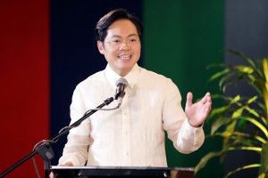 Nograles urges outstanding gov’t workers to continue inspiring others