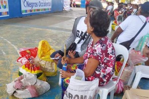 ‘Walang Gutom’ beneficiaries in NegOcc get food stamps for 3 years