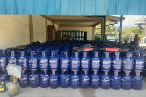 Cops seize P26-M illegal LPG tanks, refilling equipment in Aurora