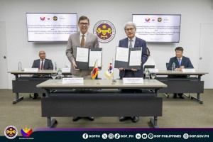 DOF, Korea sign deals for Dumaguete airport, other infra projects