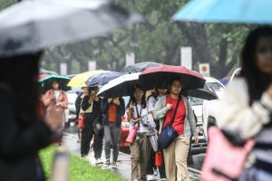 Rains over most of PH on Heroes Day due to 'habagat'