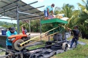 N. Cotabato ARBs get P250-K corn sheller from DAR