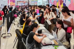 215 applicants hired on the spot in Legazpi City job fair