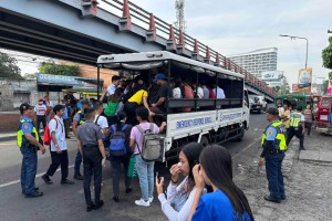 LGU deploys vehicles for stranded passengers in Bacolod City