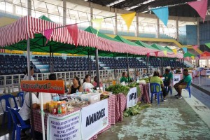 Bago City launches ‘Kadiwa ng Pangulo’, sells rice at P25/kilo