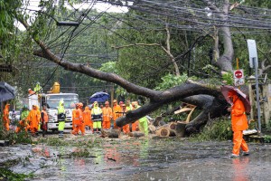 PBBM to LGUs: Address waste problem caused by ‘Enteng’