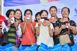 172 beneficiaries redeem ‘Walang Gutom’ food stamps in Bacolod City