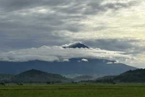 Canlaon City orders evacuation as Mt. Kanlaon logs over 200 quakes