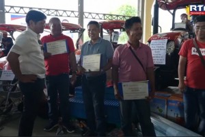 Marcos gives P157-M aid to Ilocos Norte agri-fishery beneficiaries