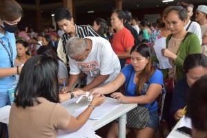 DOLE distributes P10.7-M TUPAD payout to 2,288 Dumaguete workers