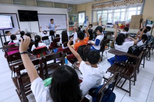 DepEd OKs early procurement of textbooks, learning tools