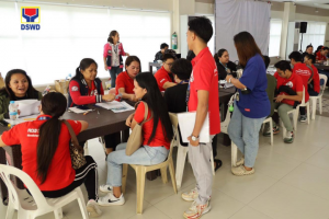 Over 3K get cash-for-work under DSWD tutoring program in NCR