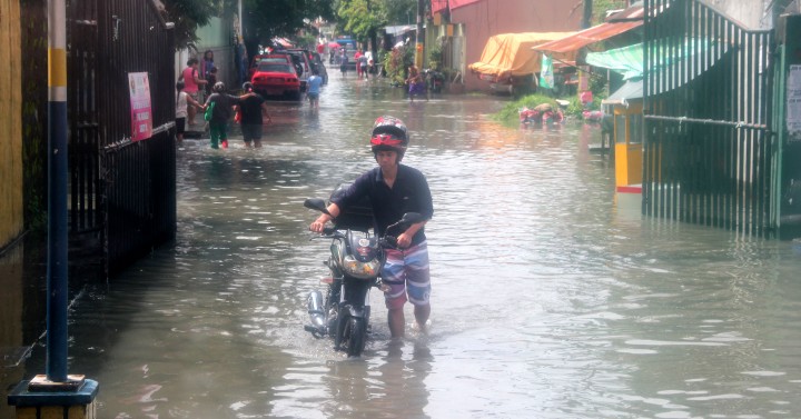 Flood in Cavite | Photos | Philippine News Agency