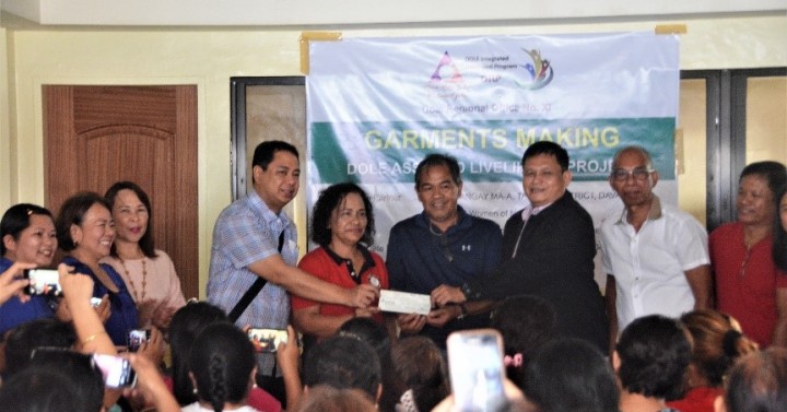 Women's group gets P489-K aid from DOLE-11 | Philippine News Agency